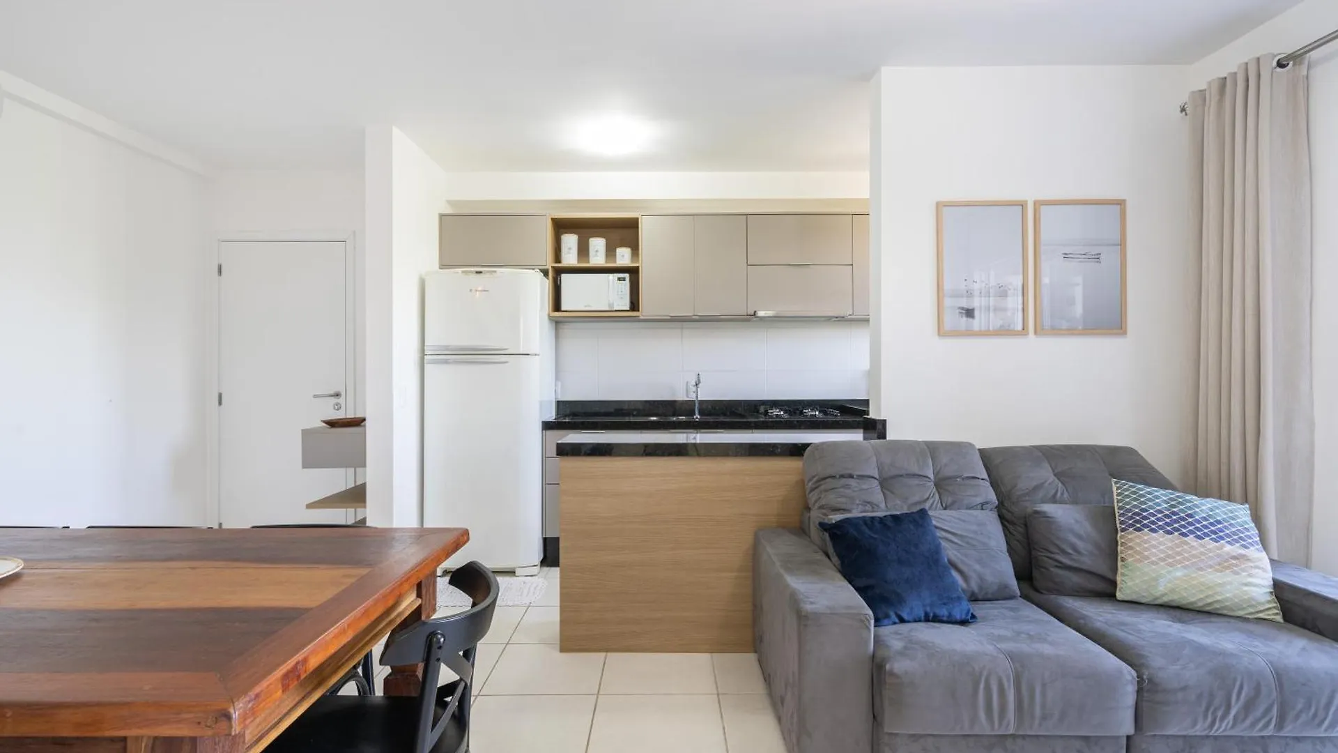 Apartamentos A150 M Da Praia Com Sacada, Wi-Fi, Piscina, Portaria 24H, Playground E Vaga De Garagem Piçarras Brasil